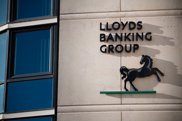 lloyds bank sign 600